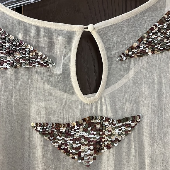Beautiful Stories cream sheer long sleeved blouse with sequined triangles. Large - Picture 8 of 9